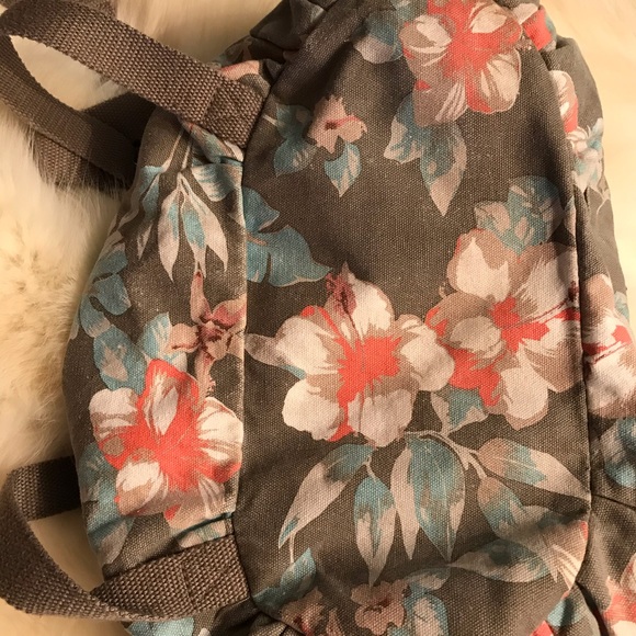 American Eagle Canvas Backpack - Picture 5 of 9